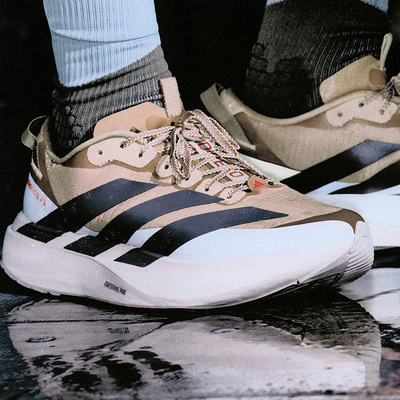 阿迪达斯男款跑步运动鞋