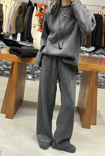 2025冬季新款韩版宽松显瘦百搭圆领长袖套头含羊毛套装3870