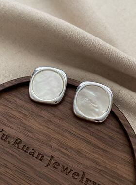 ins风时髦金属贝母耳钉925银针清冷感老钱风小众经典通勤百搭耳饰