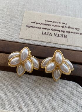 花瓣珍珠耳钉s925银针复古感气质优雅小香风耳环轻奢小众耳饰