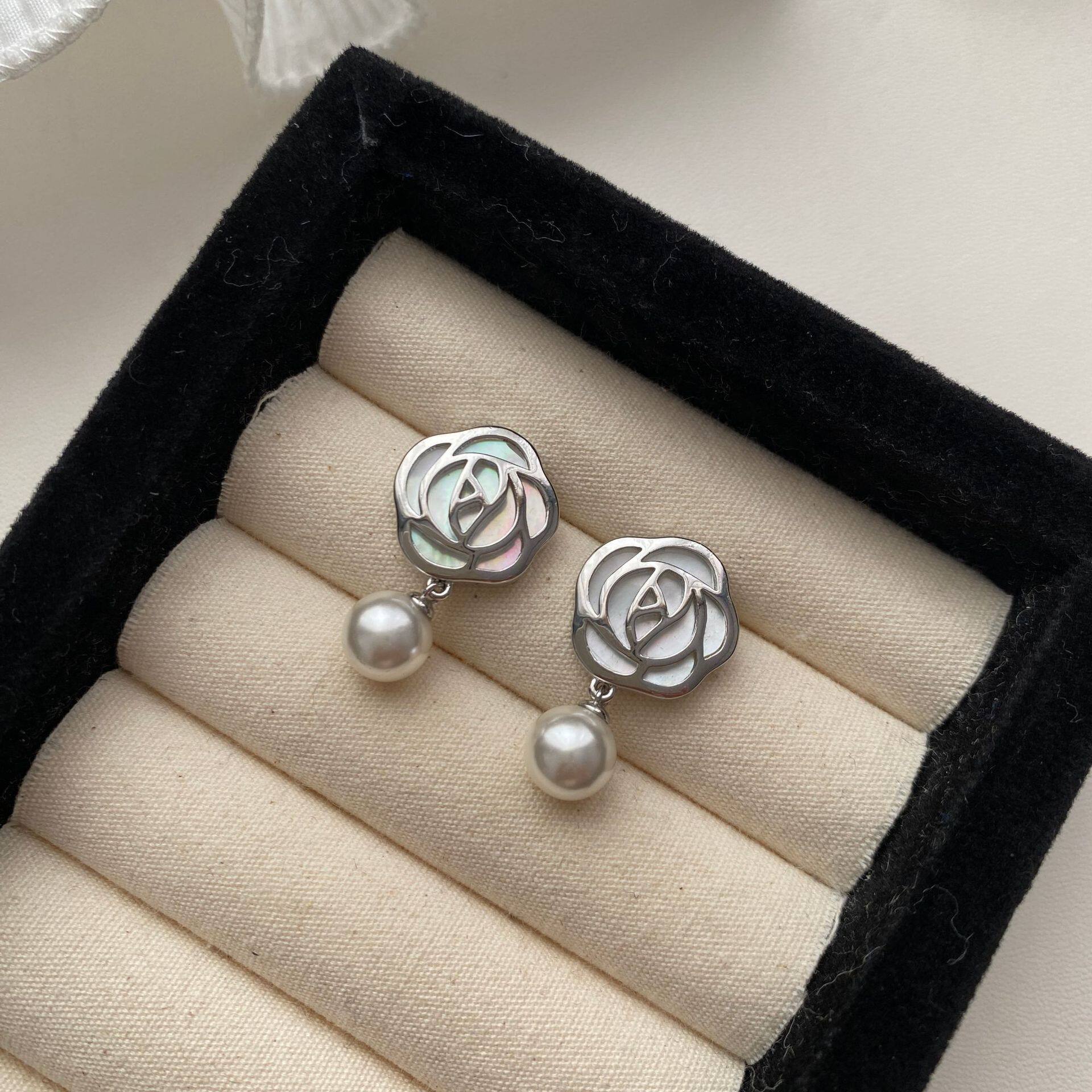 气质小众设计感鲍鱼贝玫瑰花珍珠耳坠法式复古百搭简约耳饰女