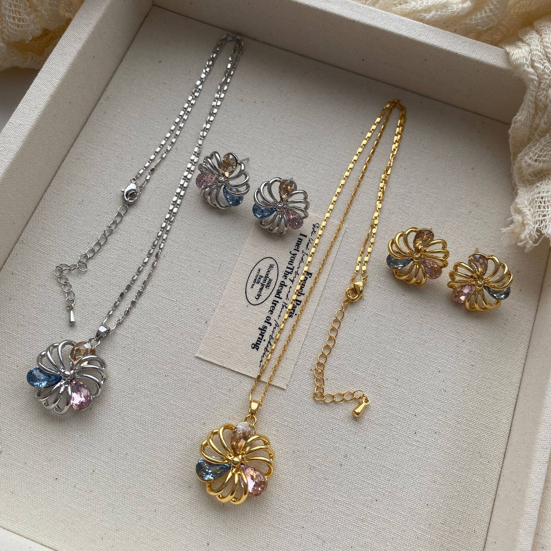 欧美风时髦跨境款铜镀金彩色锆石花朵项链耳钉感轻奢首饰套装