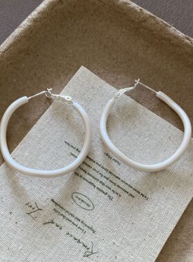 经典圆形不规则金属滴釉奶油色耳环素圈银针气质感简约耳饰女
