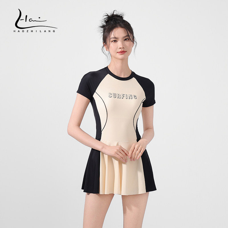 连体泳衣女2025新款速干保守游泳馆专用显瘦遮肚裙式平角游泳装女