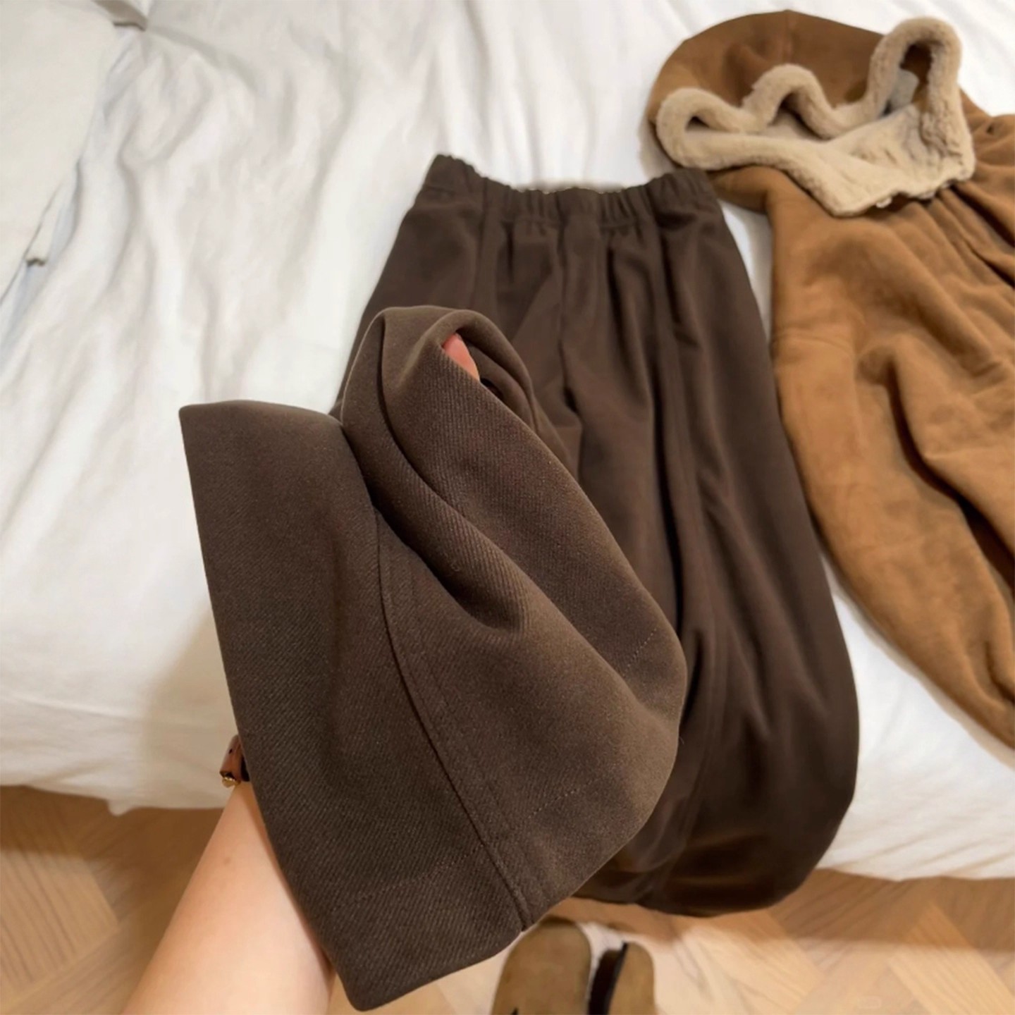 美拉德棕色加绒毛呢阔腿裤子大码女装秋冬宽松休闲今年流行梧桐裤