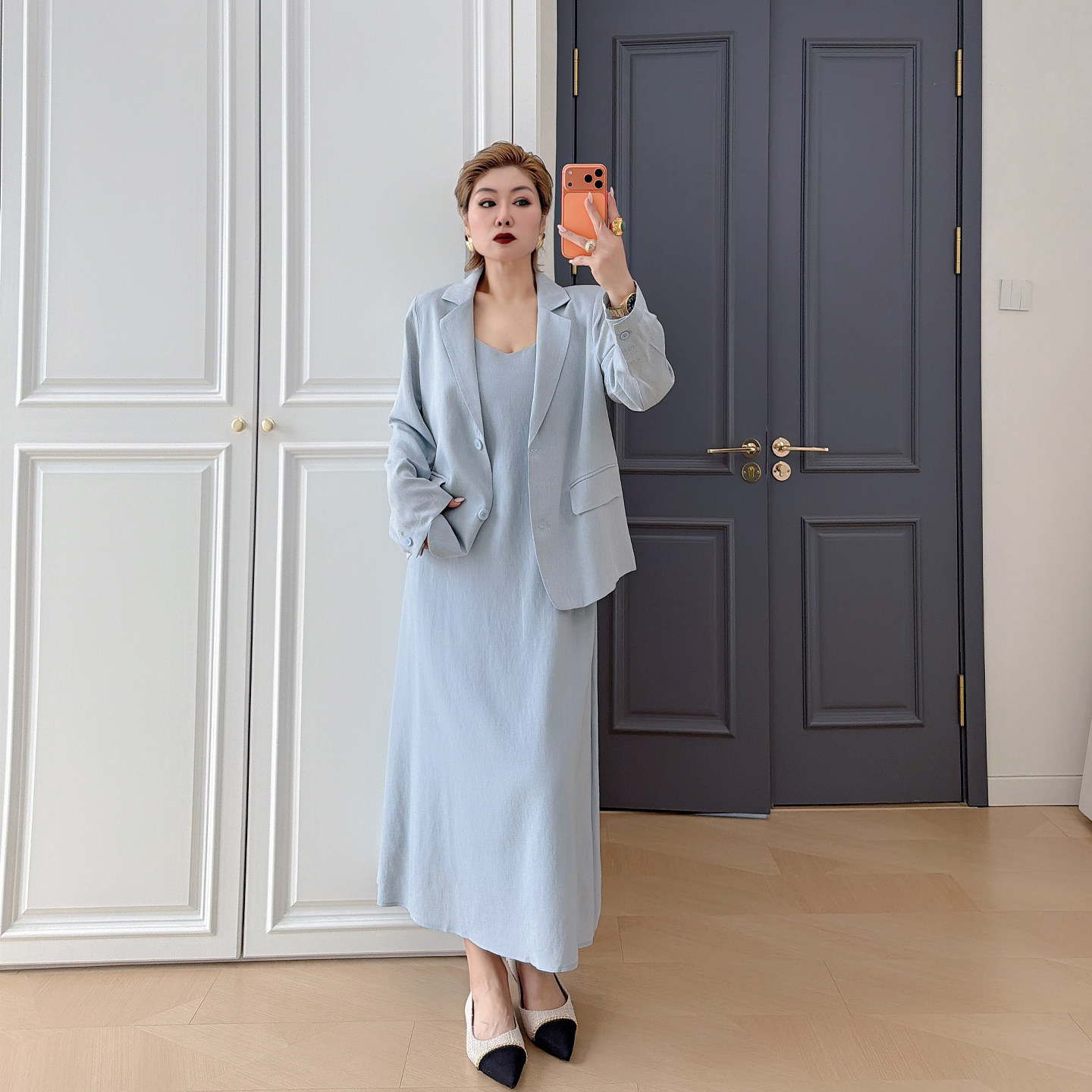 大码女装气质休闲西装套装200斤胖mm西服显瘦吊带连衣裙两件套