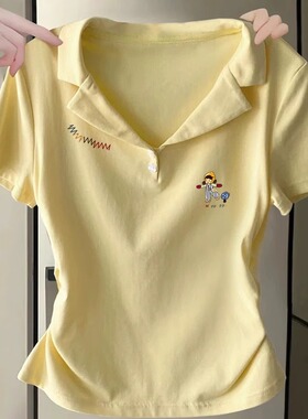 小众印花黄色短袖t恤女2026夏季新款正肩polo领收腰显瘦短款上衣