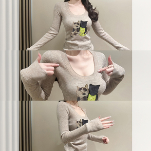 修身 女秋冬季 紧身保暖低领内搭上衣 针织衫 燕麦色卡通印花U领长袖