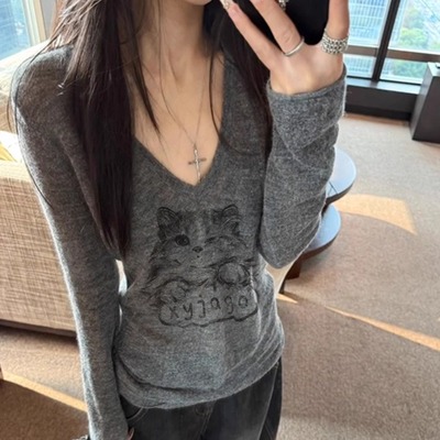 灰色针织衫女秋冬修身V领高级感