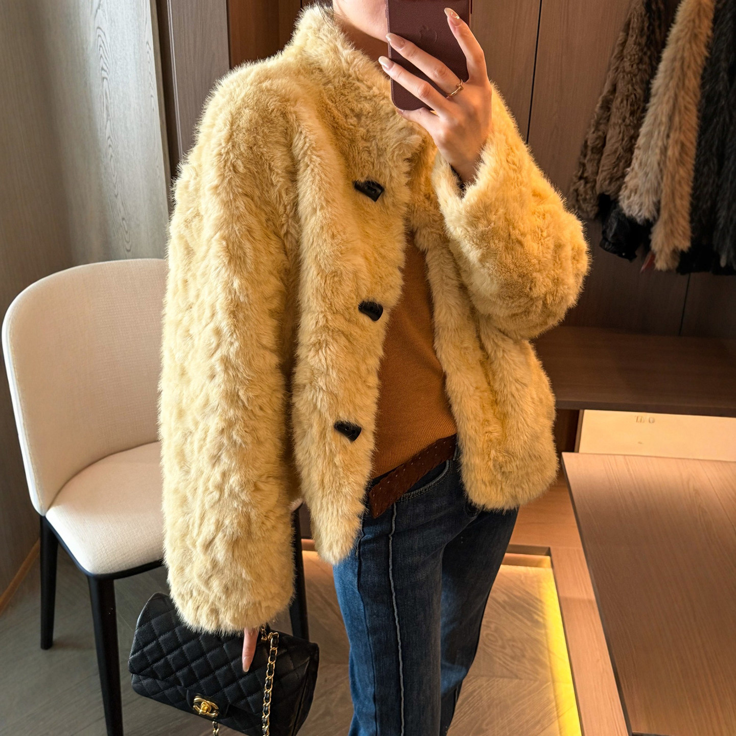 牛角扣皮毛一体短外套女欧货外套