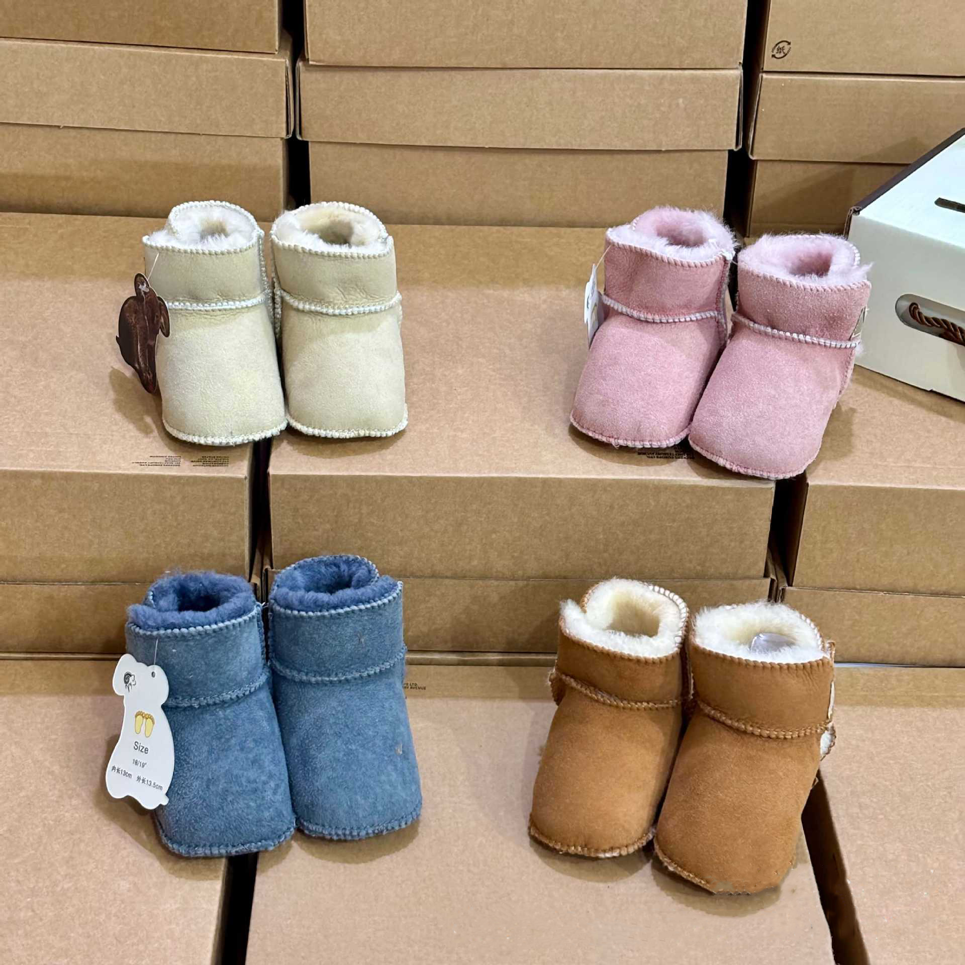 皮羊毛一体加绒加厚雪地靴男女宝冬季步前鞋袜软底鞋婴儿0-1岁