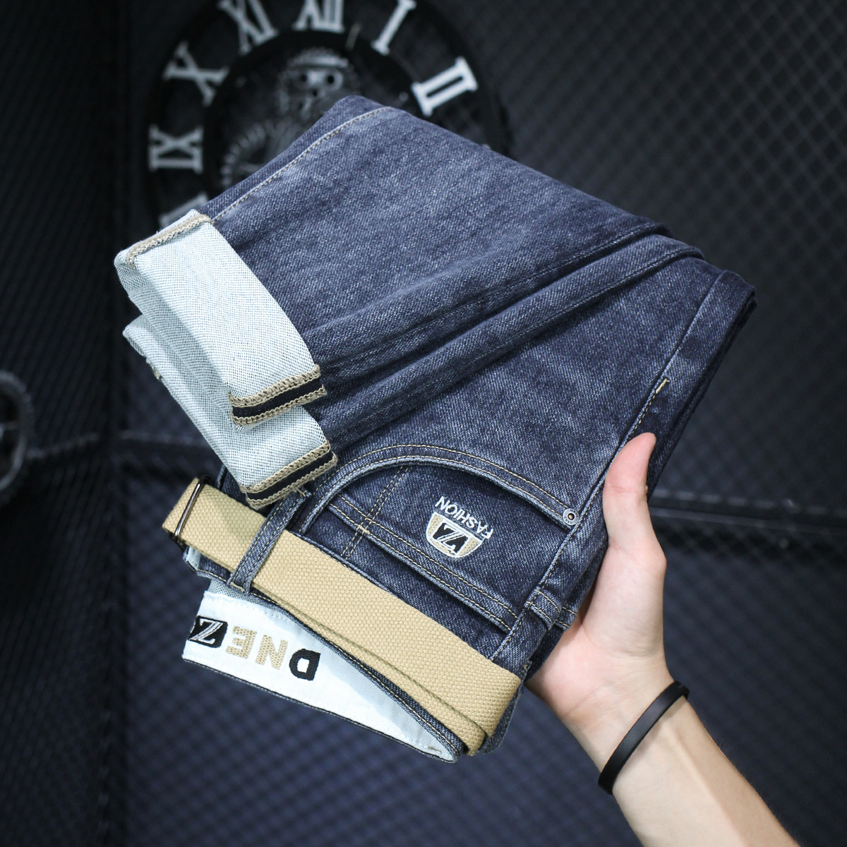 秋季刺绣牛仔裤男潮牌修身小脚微锥弹力柔软透气休闲百搭简约长裤