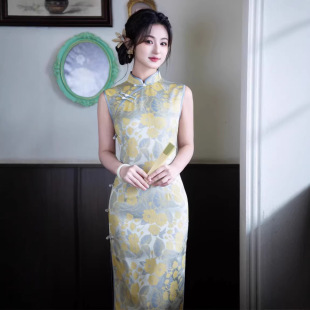 2026春夏新款旗袍仿宋锦无袖长款旗袍立领印花国风旗袍灰黄色旗袍