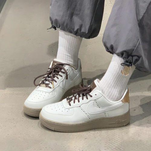 耐克新款缓震轻便女子AF1板鞋
