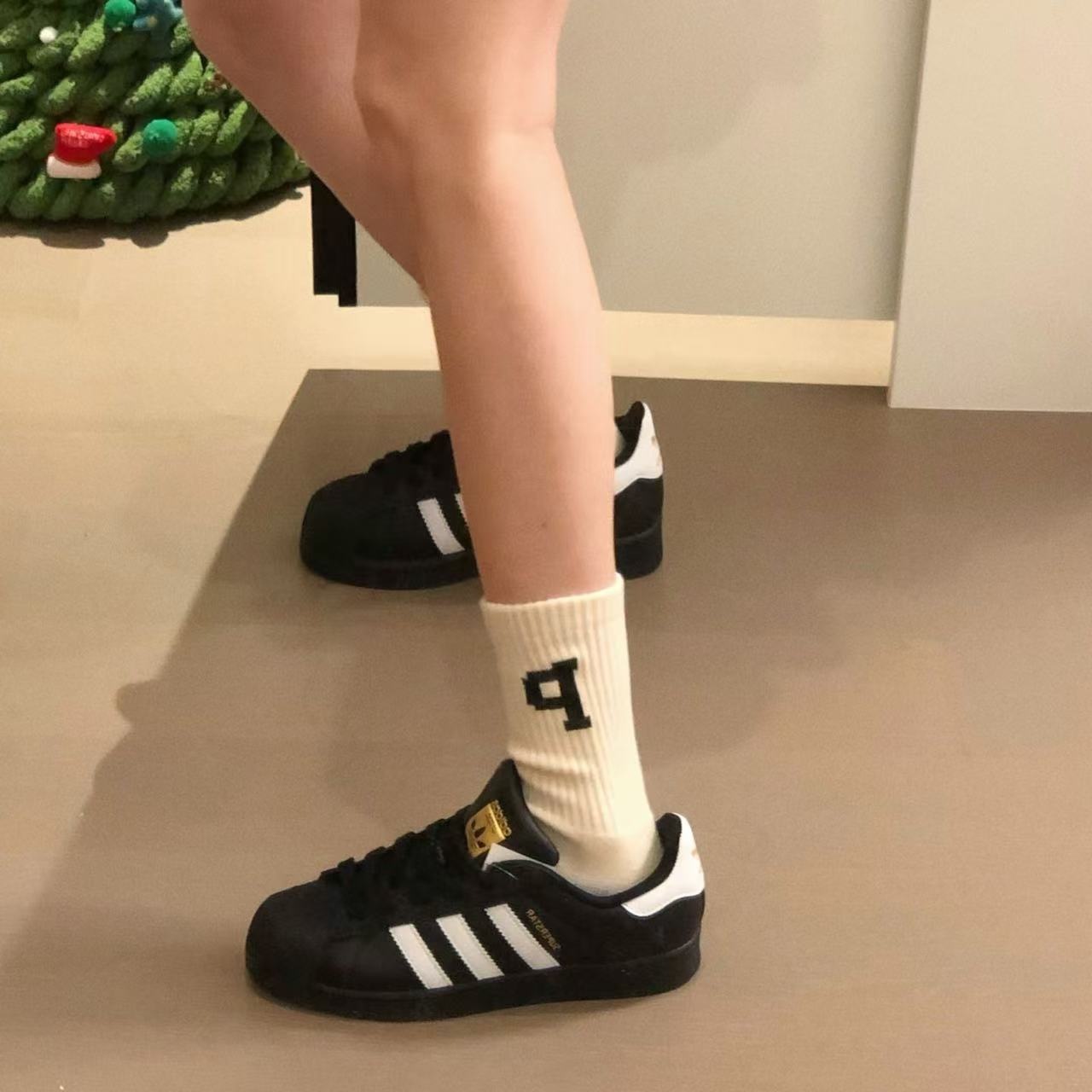 Adidas SuperstarJ金标大童黑色贝壳头 经典板鞋青少年碳黑EF5398