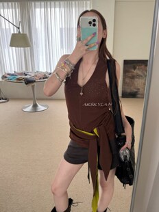 AKSKYLAN美式小众辣妹烫钻V领挂脖吊带背心女夏绑带收腰无袖上衣