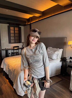 AKSKYLAN休闲蝙蝠袖印花短袖T恤女2026夏韩系设计感收腰显瘦上衣