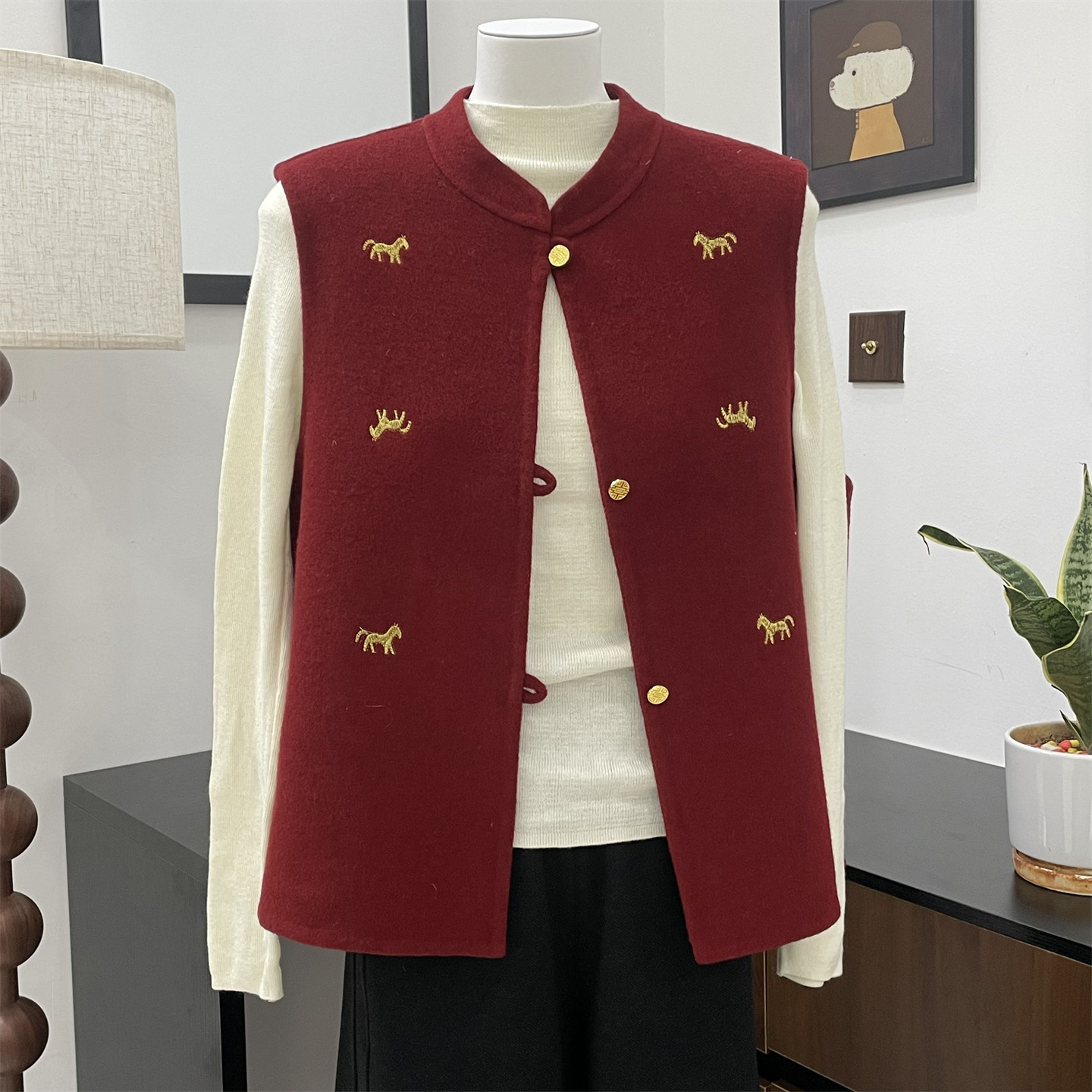 新中式纯羊毛刺绣马甲中老年妈妈装红色单排扣洋气背心中老年女装,女装/女士精品,中老年女装,淘宝优惠券,粉丝福利购,淘宝优惠卷