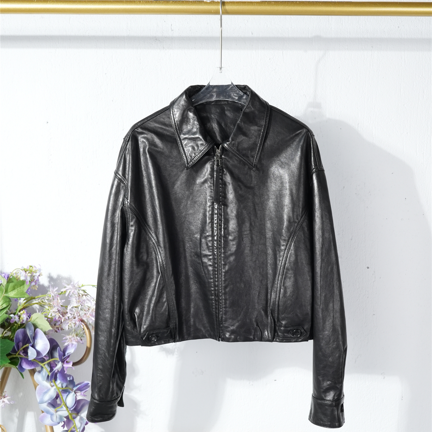 2025秋季宽松真皮皮衣女士高级绵羊皮夹克显瘦遮肉翻领机车短外套