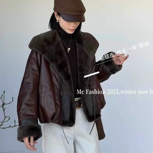 2025冬羊羔毛皮毛一体大翻领真皮羽绒服女绵羊皮鹅绒通勤保暖外套