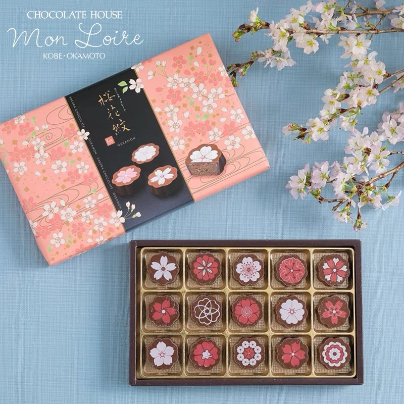 现货加冰袋发日本进口零食mon loire手工樱花纹榛子夹心巧克力