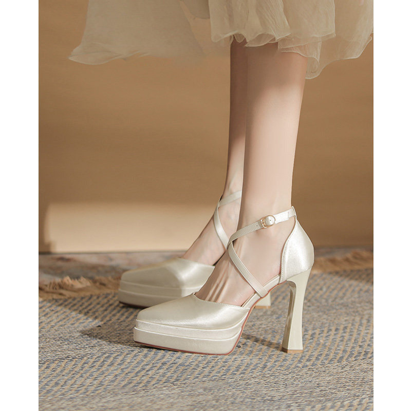 小个子防水台高跟鞋女2026年新款中空尖头粗跟缎面主婚纱婚鞋12cm,女鞋,一字带凉鞋,淘宝优惠券,粉丝福利购,淘宝优惠卷