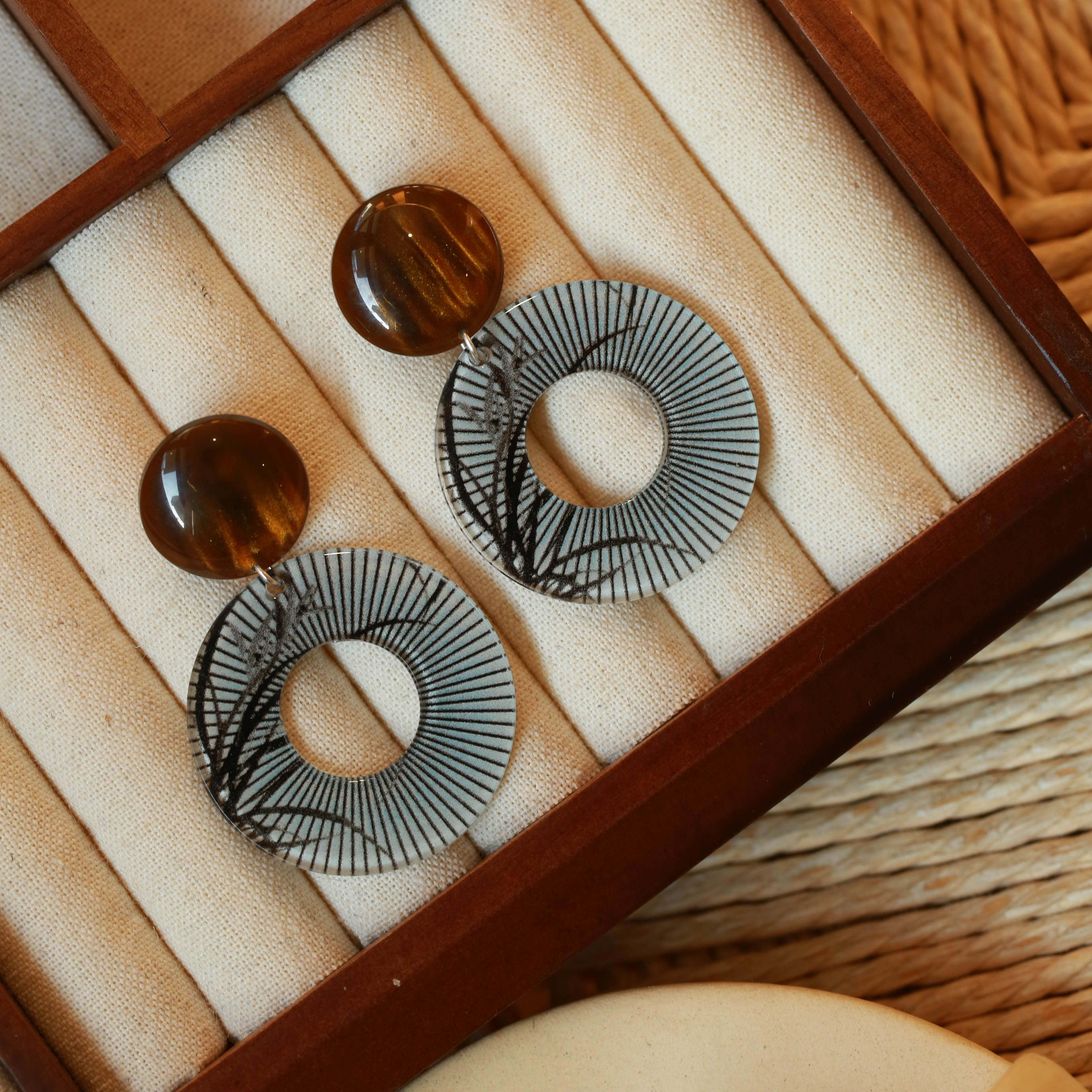 《岸芷汀兰》银针新中式圆形花纹耳环小众夸张设计感几何耳坠耳饰