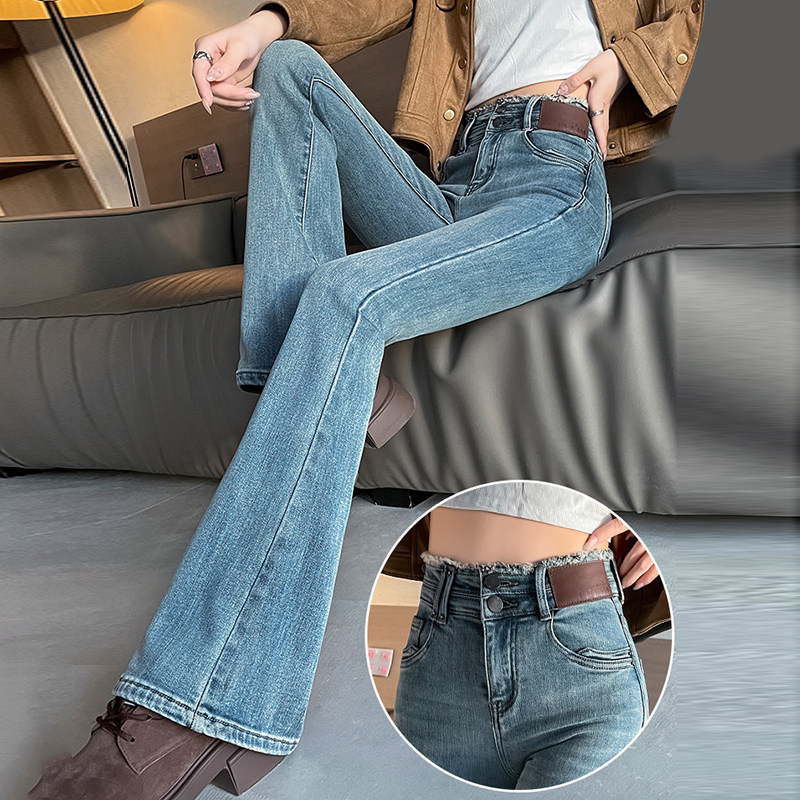 浅蓝色微喇牛仔裤女士2025秋冬加