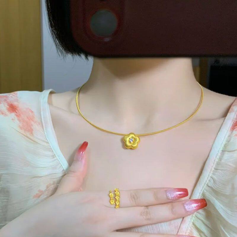 2025新款小花吊坠黄金色项圈女花