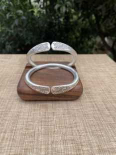 民雕小匠 圆条银镯子定制 如意镯人面桃花足银999手工银手镯个性