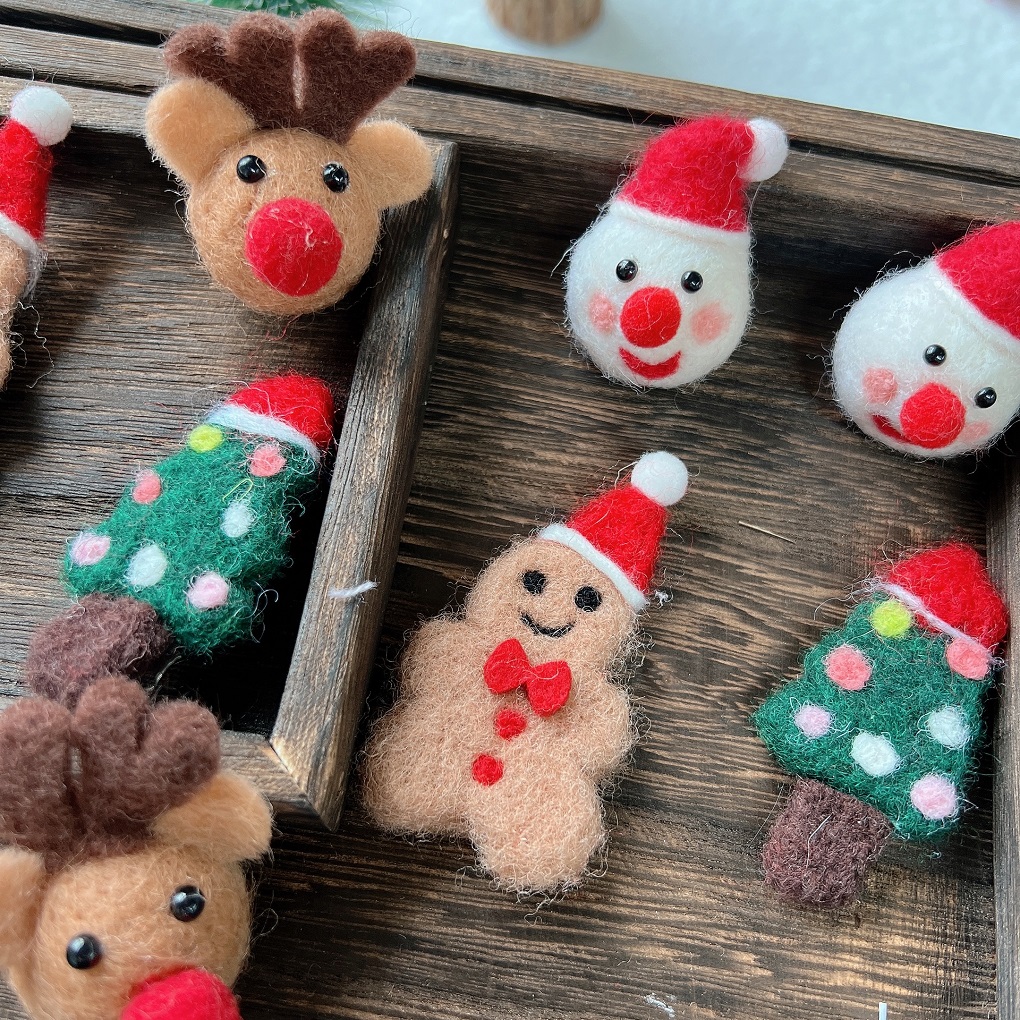 2022圣诞节羊毛毡可爱雪人姜饼人波点圣诞树装饰麋鹿头萌趣小配饰