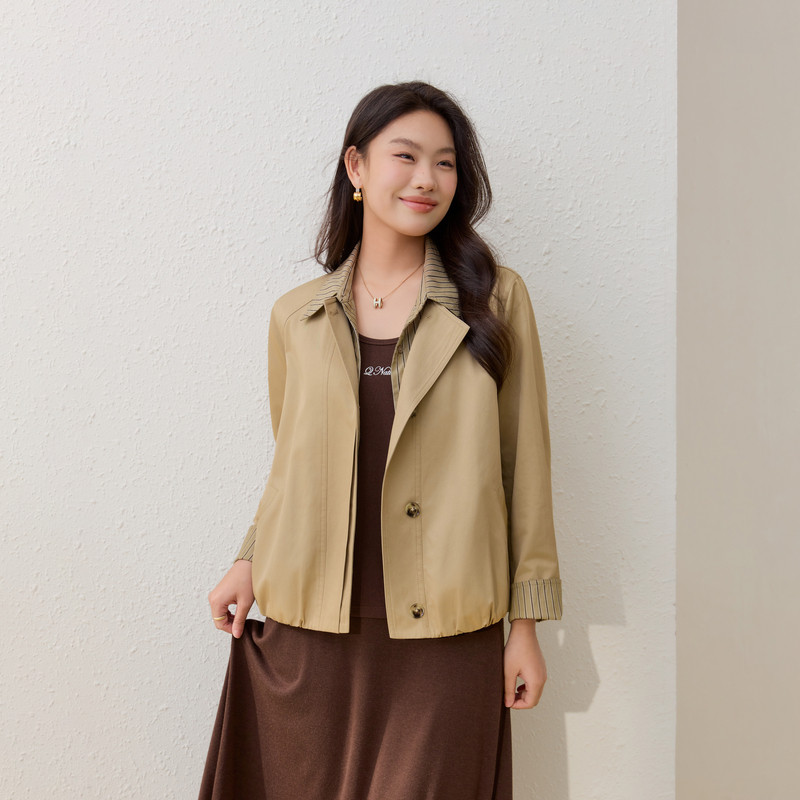 【个性领口拼接风衣】纤莉秀大码女装时髦洋气开衫胖mm2026春新款