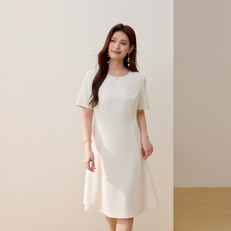 【撒银设计连衣裙】纤莉秀大码女装气质圆领长裙胖mm2026春装新款