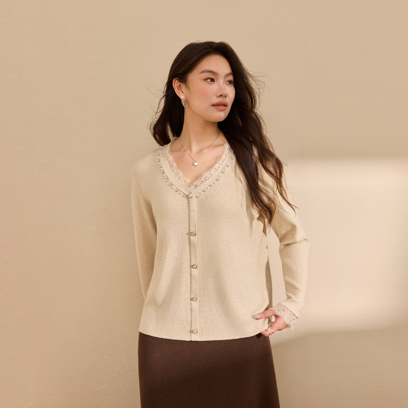 【花边V领钉珠针织衫】纤莉秀大码女装温柔百搭上衣胖mm冬装新款