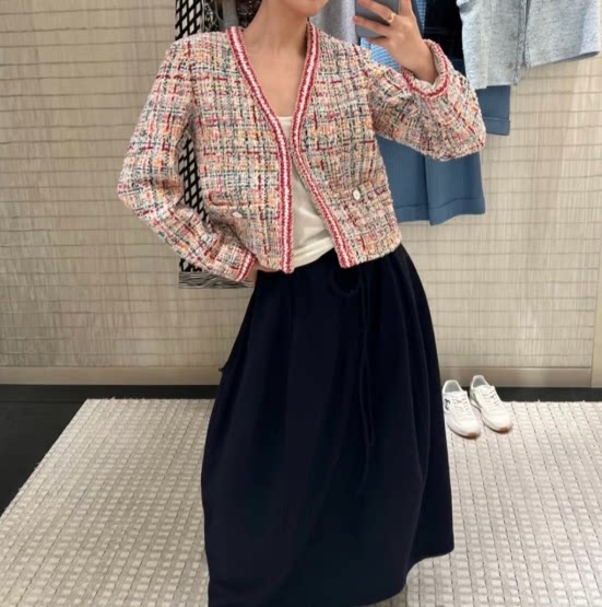 2026新款彩色编织纽扣小香风外套百搭显瘦V领粗花呢短外套女