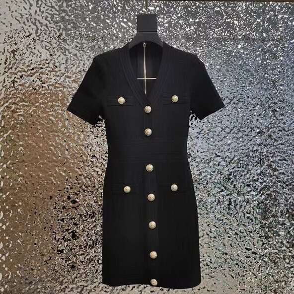 2026夏季小香风名媛气质冰丝针织v领高腰包臀小个子冷淡系连衣裙