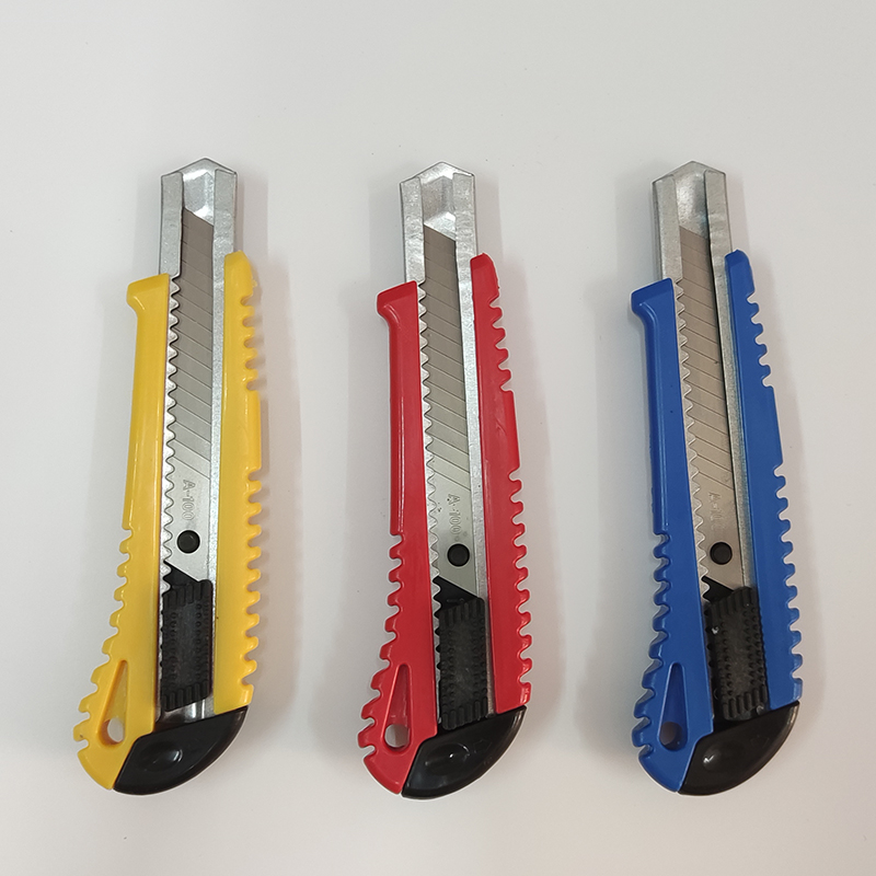 日钢大号黑刃美工刀刀片全钢加厚塑料刀架工业裁纸介刀不锈钢戒刀
