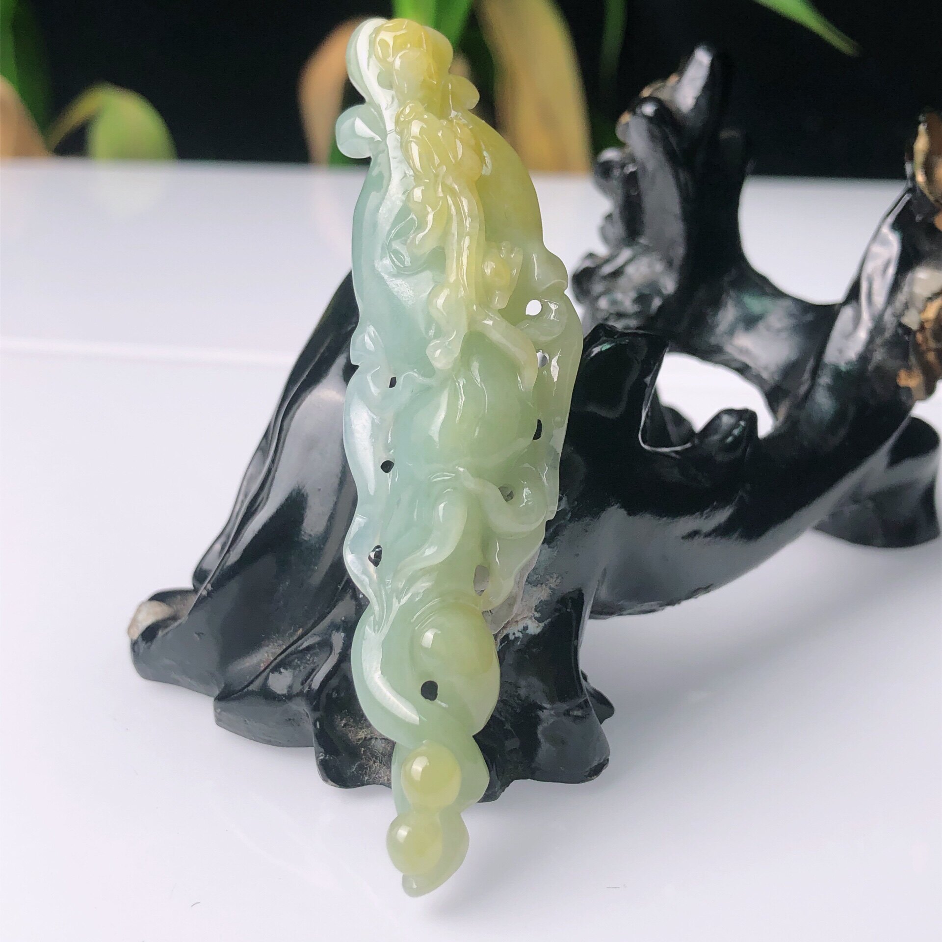 缅甸天然翡翠玉石玉坠-水润老种黄翡精雕人参如意吊坠