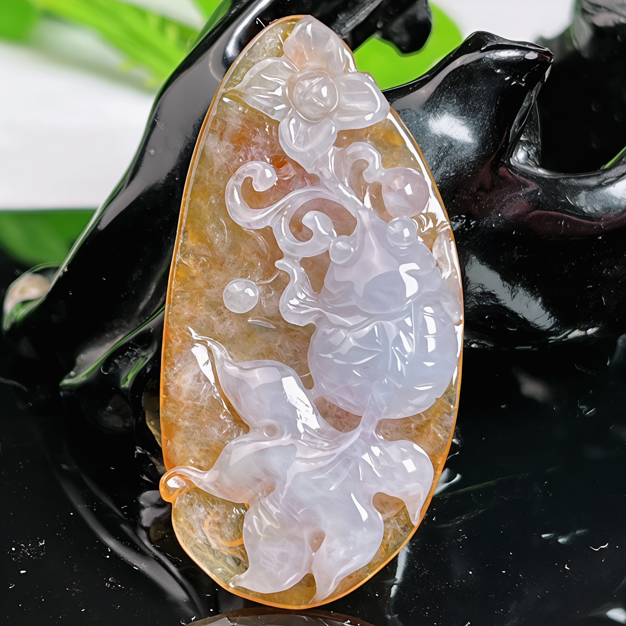 缅甸天然翡翠A货珠宝玉石保真老坑冰种俏色黄皮精雕荷花鱼吊坠