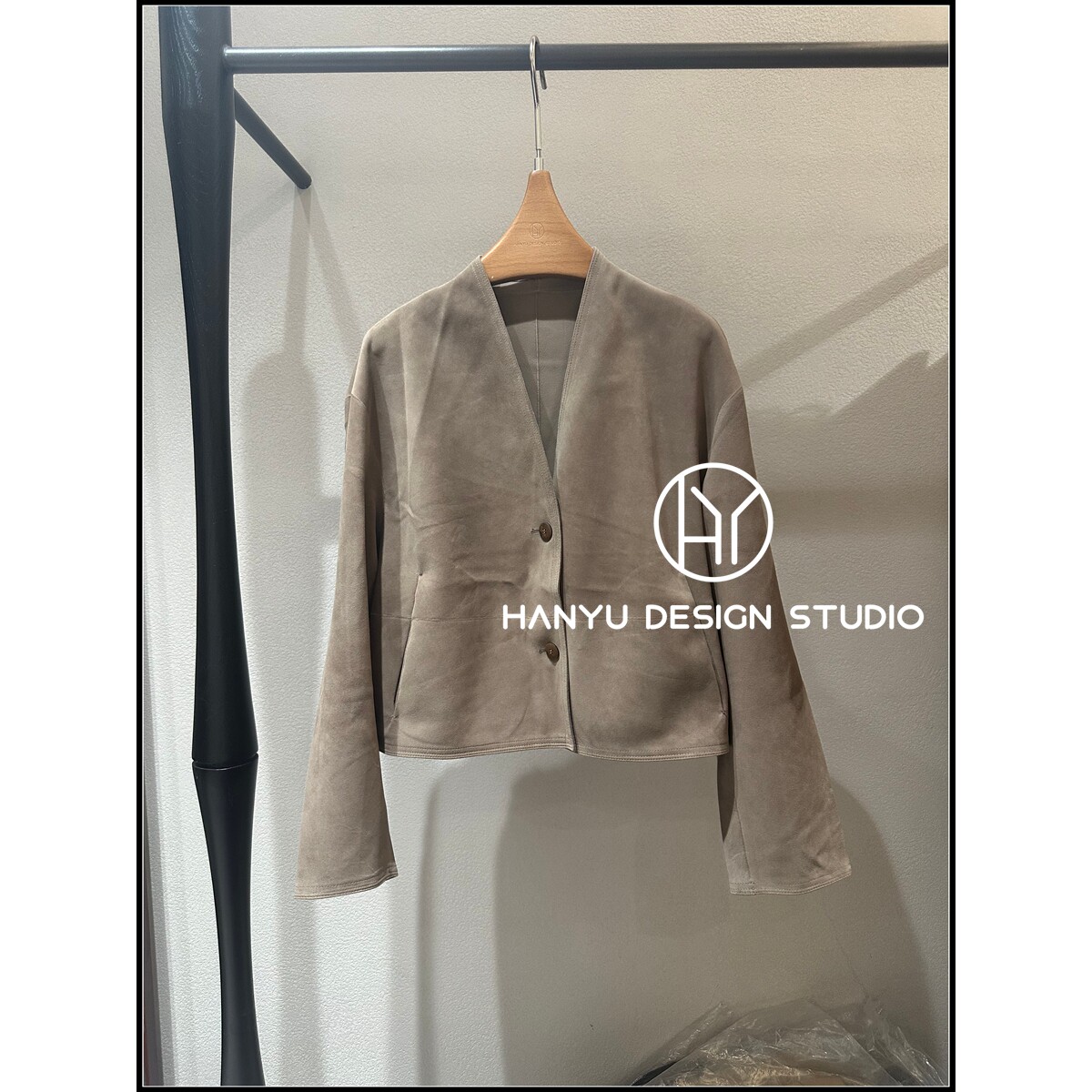 【韩钰DESIGN】26秋季新款 绵羊皮老钱风立领短款皮衣女