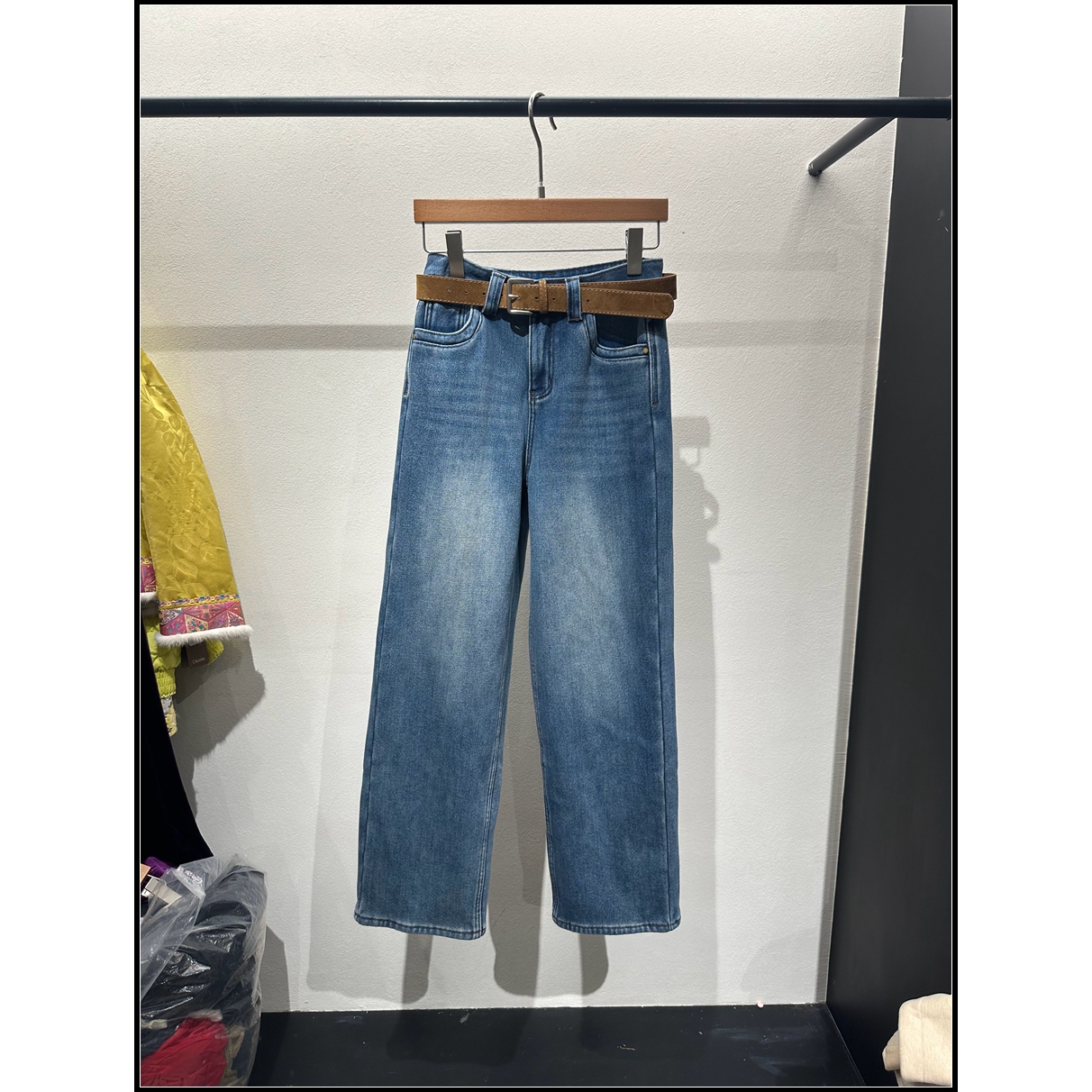 复古高腰直筒阔腿牛仔裤女