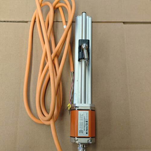 议价AMCRPM0100C2DU03A01S1 传感器 工控位移检测器件 99新维修