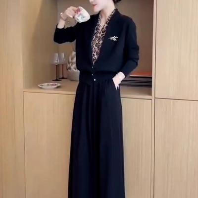 针织假两件上衣+半身裙两件套女