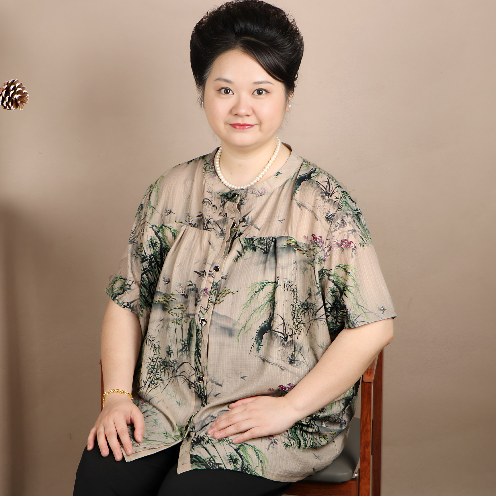母亲节中老年女装加肥胖老太太特大码短袖衬衫200斤妈妈夏季上衣