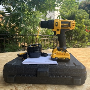 得伟 DEWALT 12V多功能螺丝刀起子机锂充电冲击电钻DCD716DK2套装
