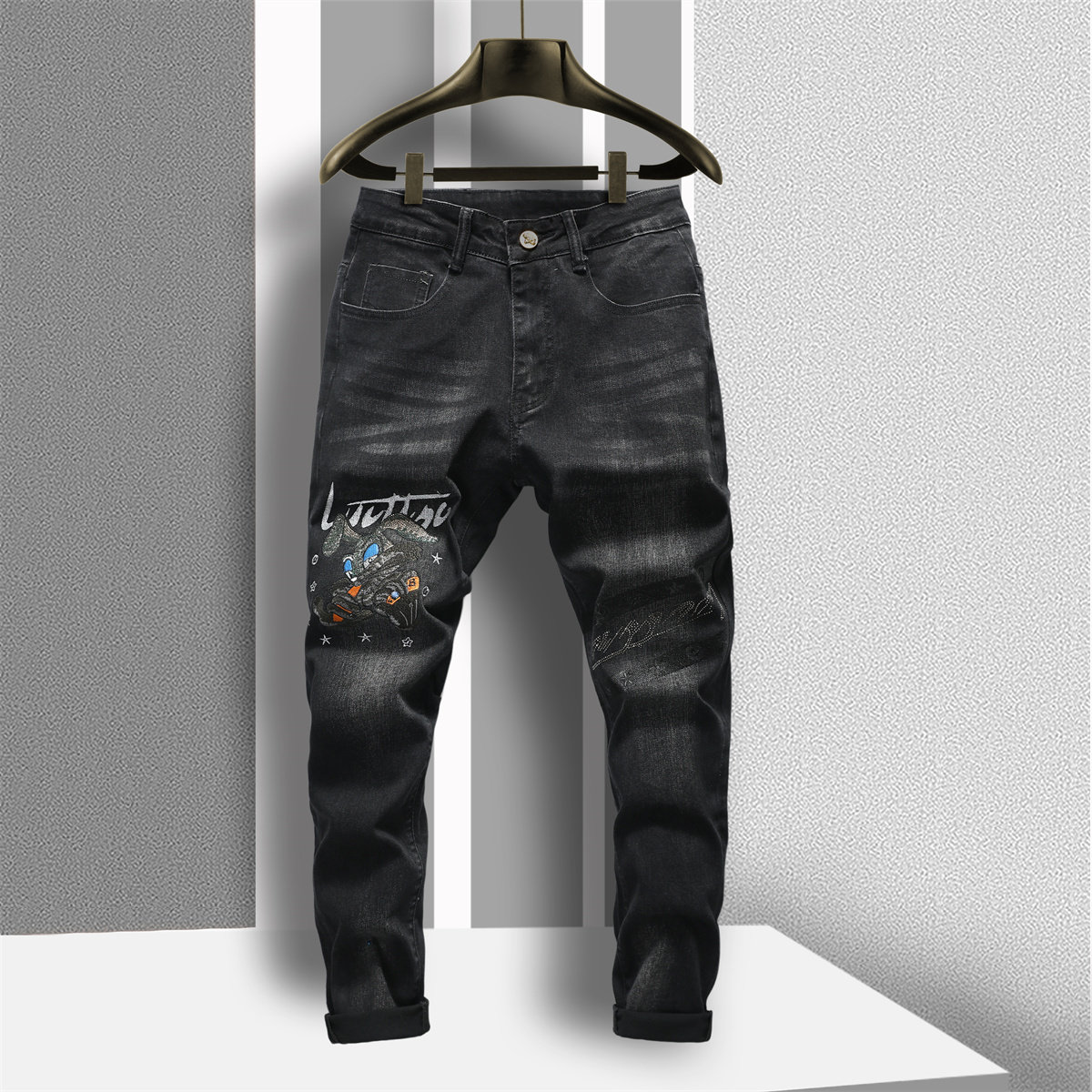 黑色刺绣烫钻牛仔裤男潮ins高街潮牌男裤休闲裤男款直筒裤子男士