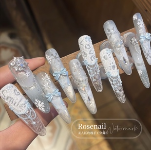 雪地涂鸦小红书同款穿戴甲2025新款秋冬美甲贴片少女可拆卸555