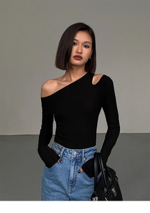 黑色性感斜露肩长袖T恤女2022秋季新款修身设计感打底衫上衣
