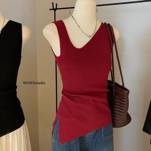 不规则斜领开叉吊带背心女夏春内搭设计感修身显瘦上衣