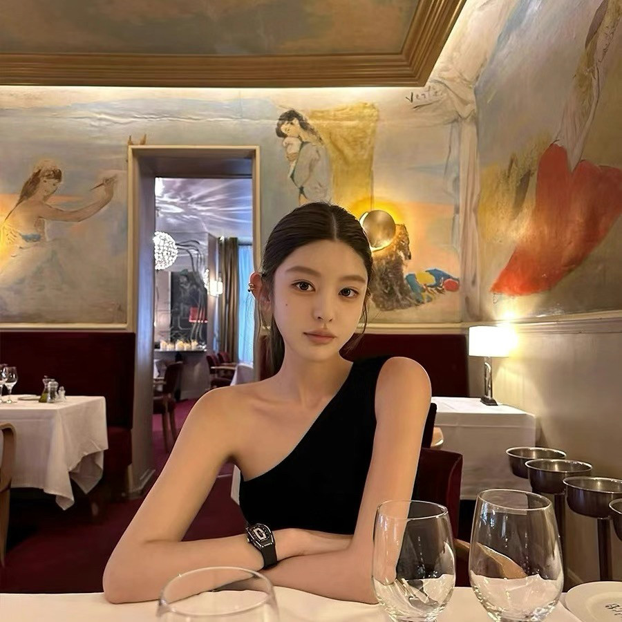 「拉夫系姐姐」斜单肩无袖背心显瘦斜肩上衣女夏高级感